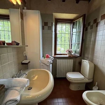 Casa Sul Colle San Gennaro (Lucca)